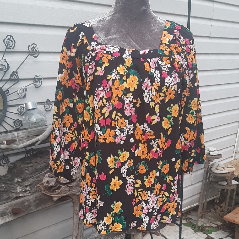 Chaps💐NWOT Vibrant Floral Blouse - Black, Yellow, Pink Size M